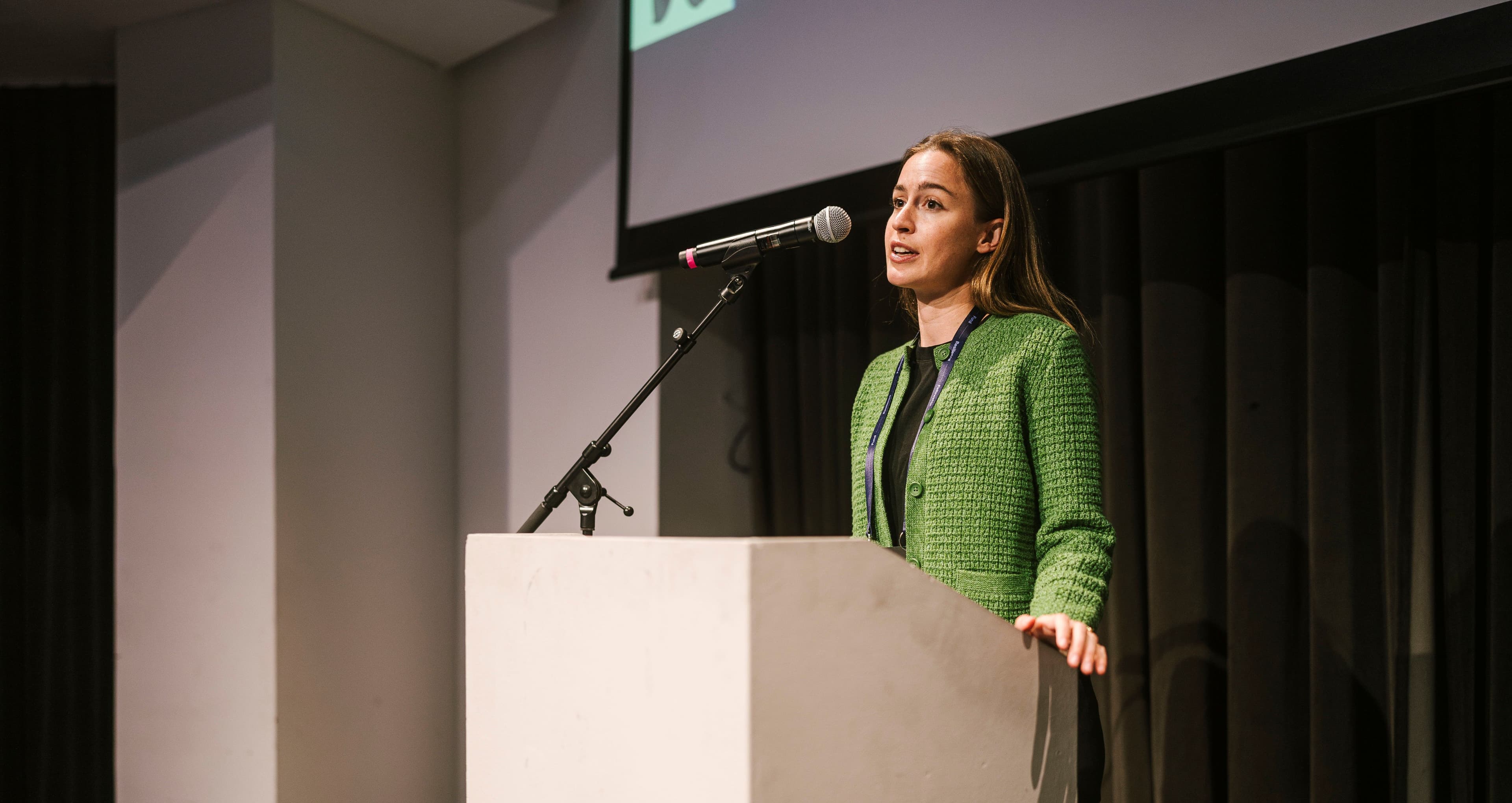 Adriana Groh, Geschäftsführerin der Sovereign Tech Agency, bei einem Vortrag